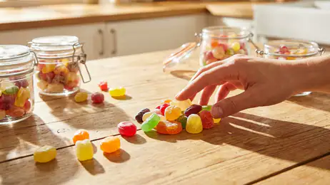Perché Candy Crush Saga Continua a Incantare i Giocatori