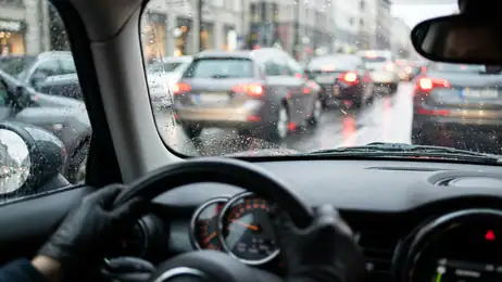 Dr. Driving sob pressão: como o jogo reage quando a corrida dá errado